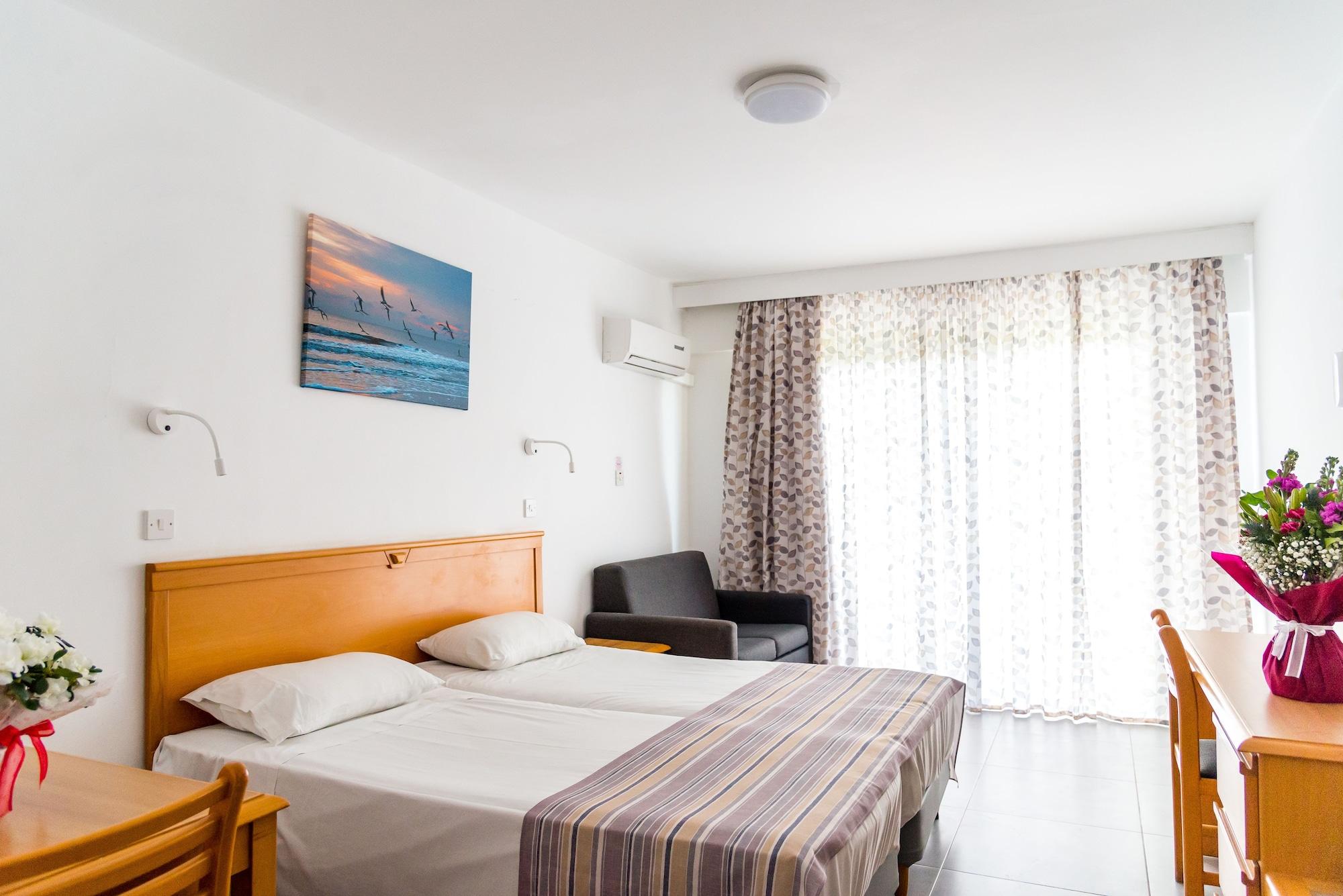 Helios 2 Apartment Paphos Exterior photo