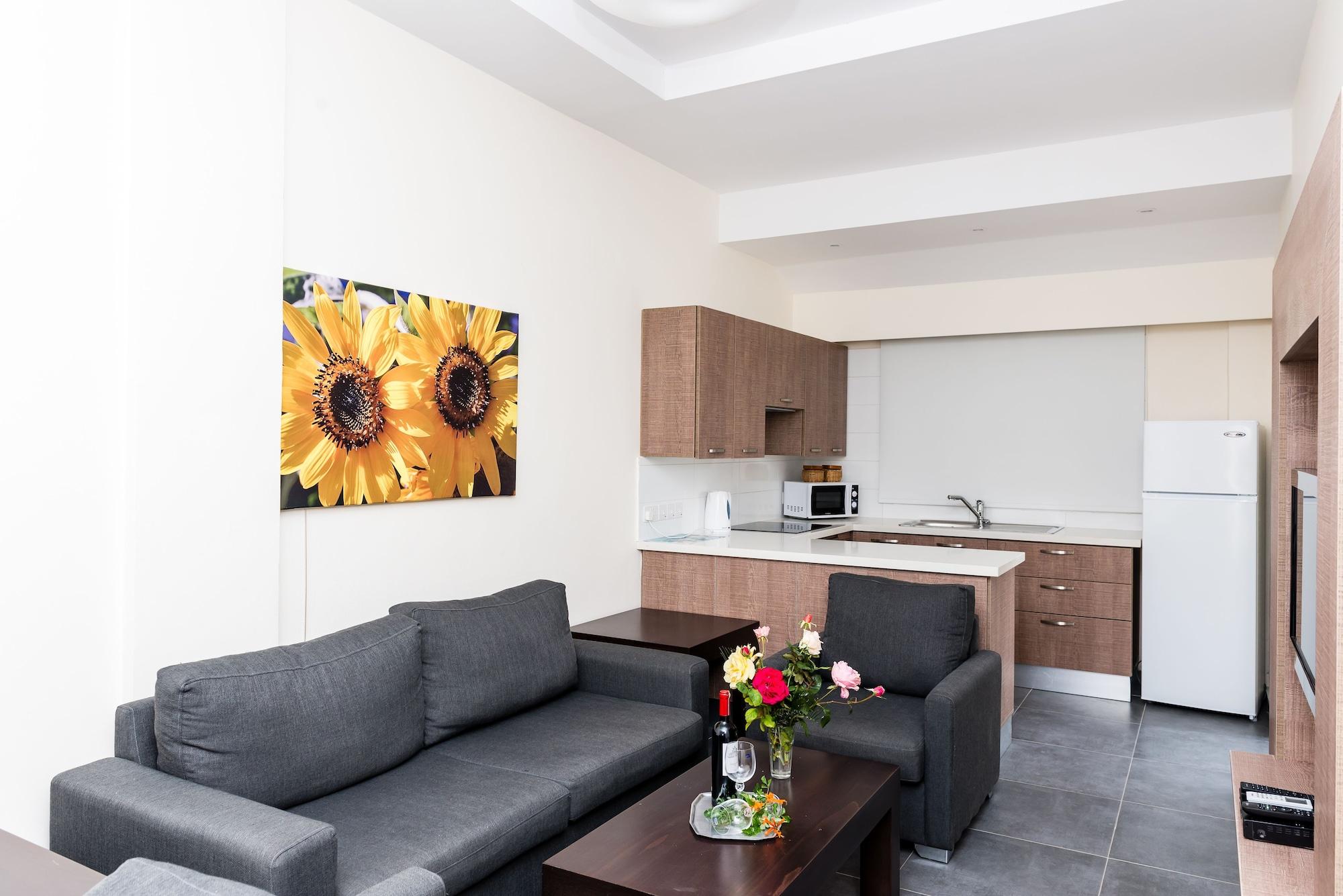 Helios 2 Apartment Paphos Exterior photo