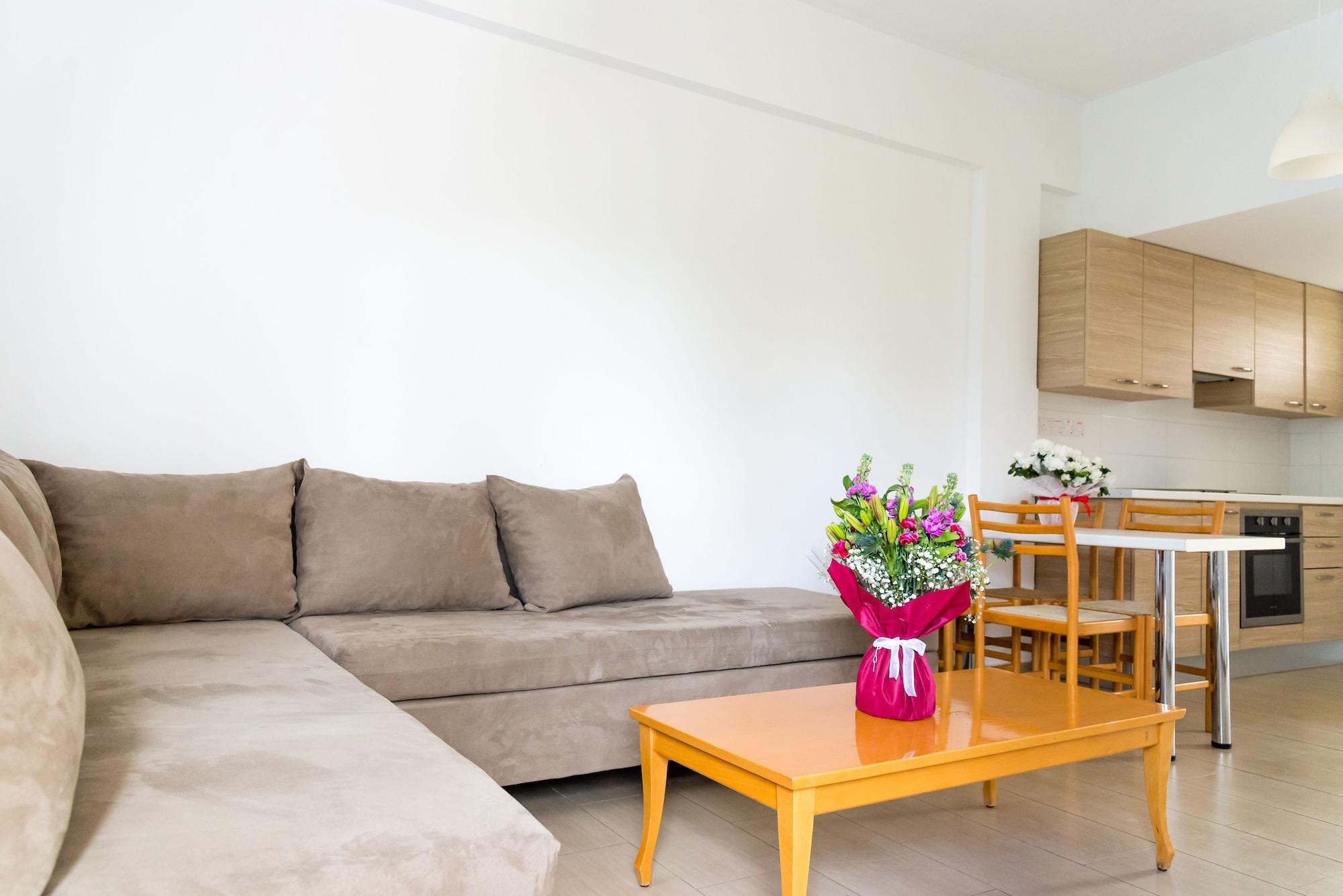 Helios 2 Apartment Paphos Exterior photo