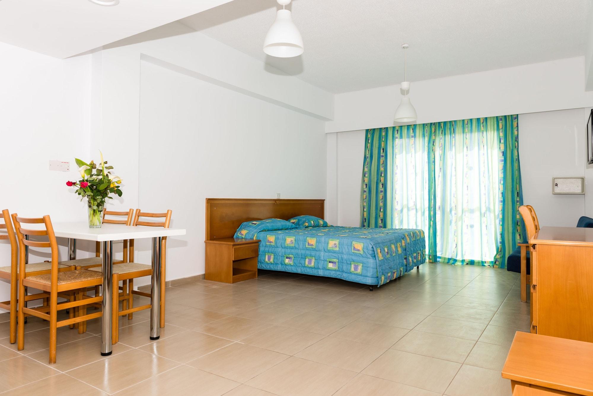 Helios 2 Apartment Paphos Exterior photo