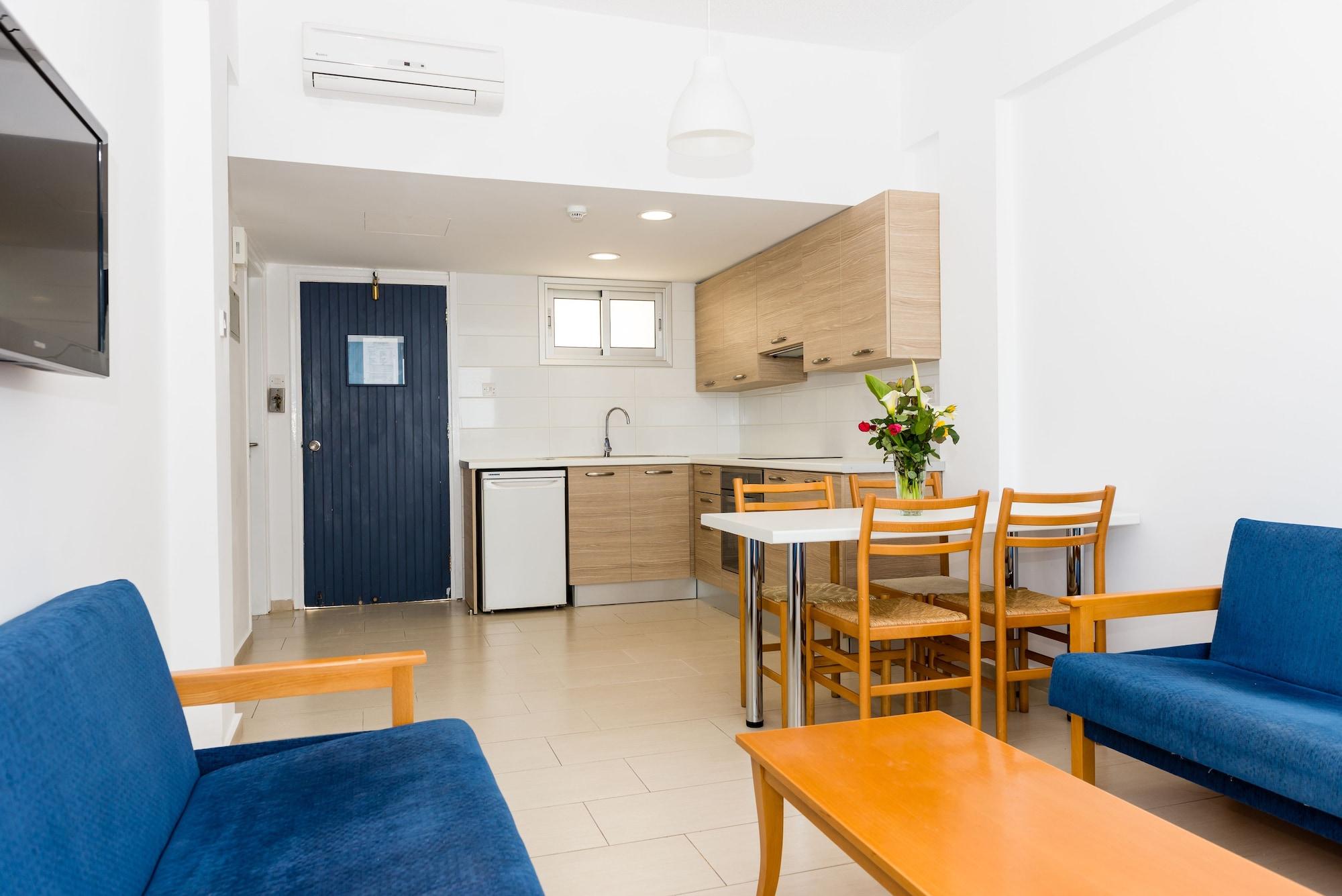 Helios 2 Apartment Paphos Exterior photo