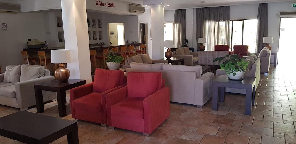 Helios 2 Apartment Paphos Exterior photo