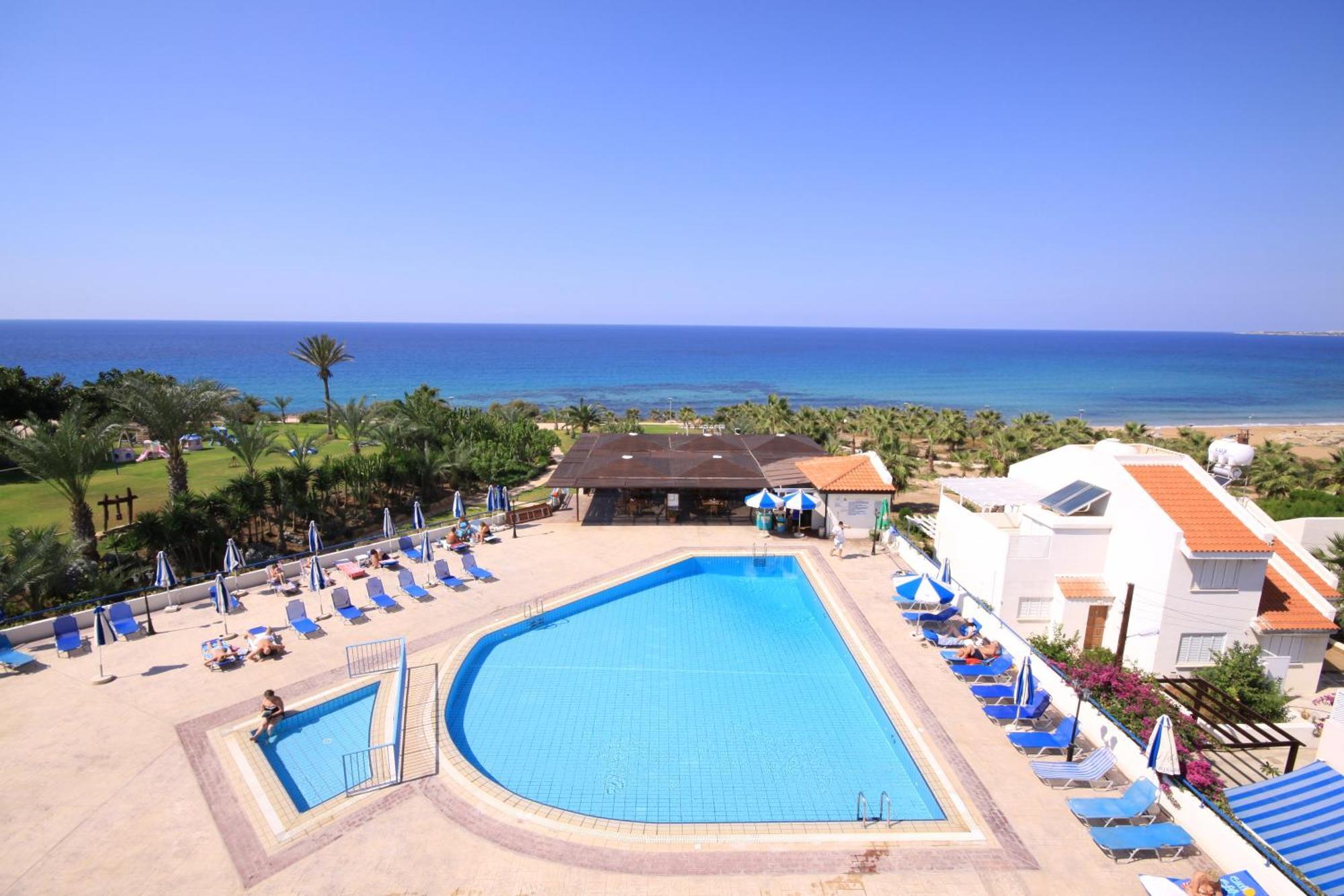 Helios 2 Apartment Paphos Exterior photo